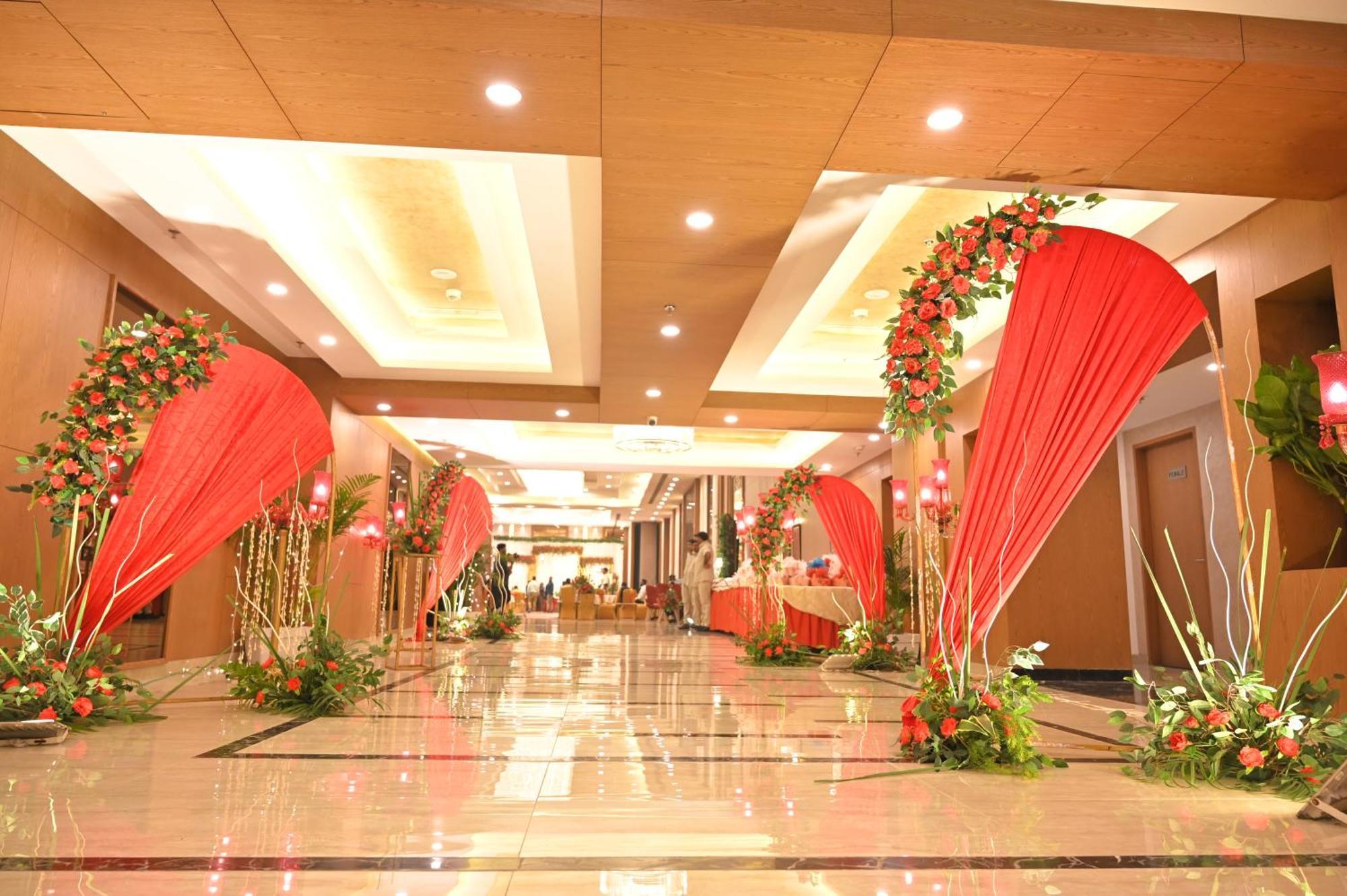 Hometel Alambagh Lucknow - A Sarovar Hotel Eksteriør bilde