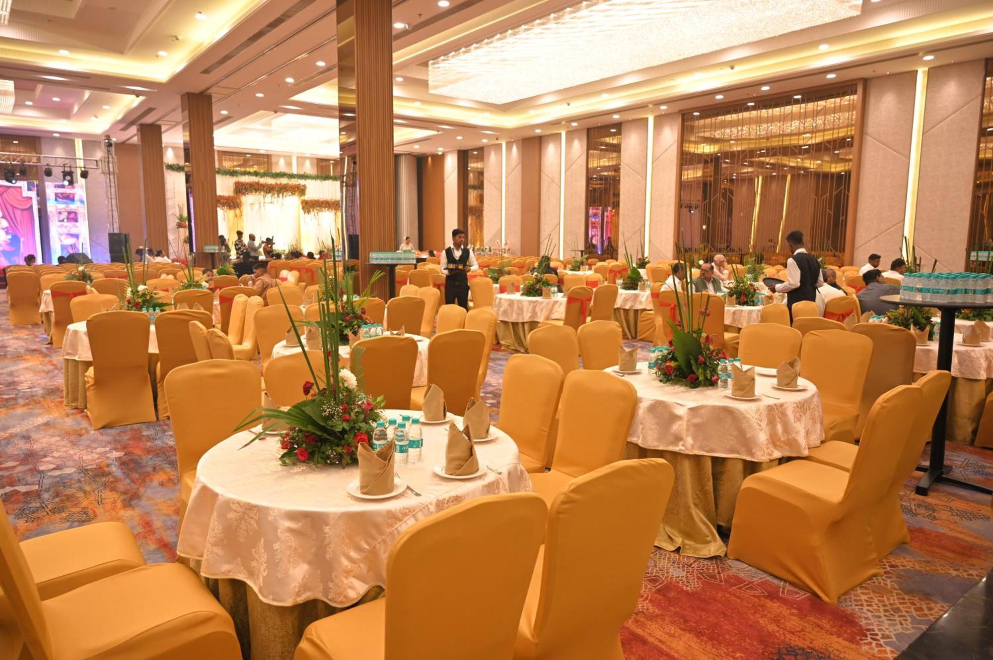 Hometel Alambagh Lucknow - A Sarovar Hotel Eksteriør bilde