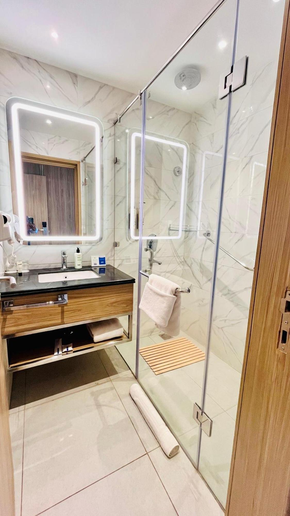 Hometel Alambagh Lucknow - A Sarovar Hotel Eksteriør bilde